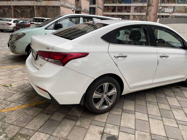 https://images10.gaadi.com/usedcar_image/4308925/original/processed_74d23a28-2aa0-4c92-aa69-eaa8e5adbb74.jpg?imwidth=6400