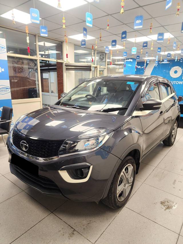 https://images10.gaadi.com/usedcar_image/4308998/original/processed_d4834e5b221c54030fa019fd8f7ea899.jpg?imwidth=6402