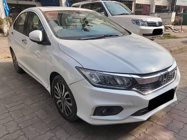 https://images10.gaadi.com/usedcar_image/4309005/original/processed_a7dad96fd932c63fb853c6e828082ab8.jpg?imwidth=6401