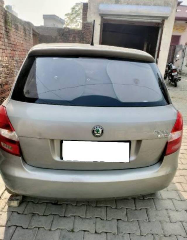 https://images10.gaadi.com/usedcar_image/4309038/original/processed_96597c3a-ac8c-440f-90ec-6197a85e4512.jpg?imwidth=6401