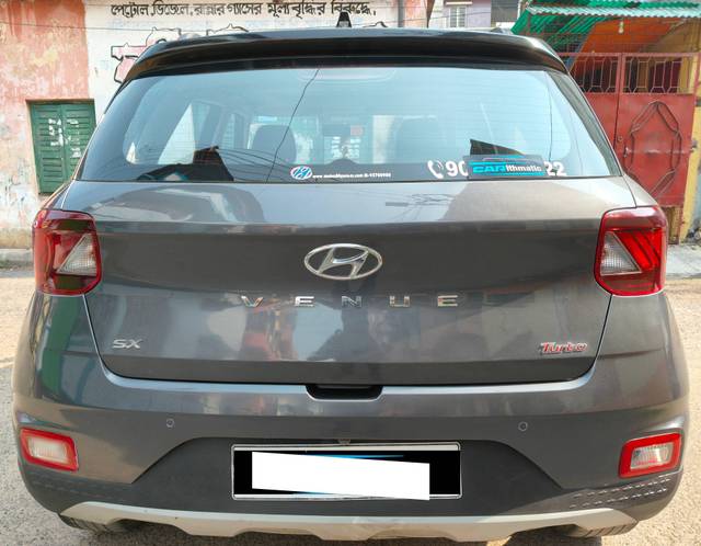 https://images10.gaadi.com/usedcar_image/4309240/original/processed_d6a72ee21d6b8dbe8bd6b5703ddecf0f.jpg?imwidth=6402