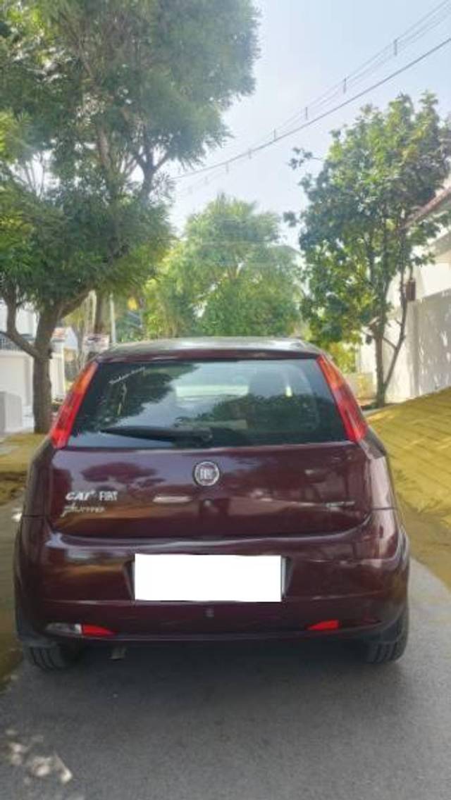 https://images10.gaadi.com/usedcar_image/4309277/original/processed_788fe1ba-fd45-426f-b98d-f8f41d32fdec.jpg?imwidth=6402