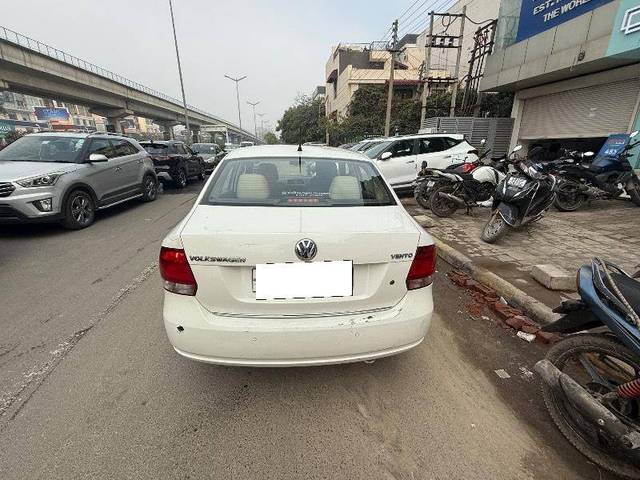 https://images10.gaadi.com/usedcar_image/4309301/original/998a73cb52775daea437e15d39395ba0.jpeg?imwidth=6401