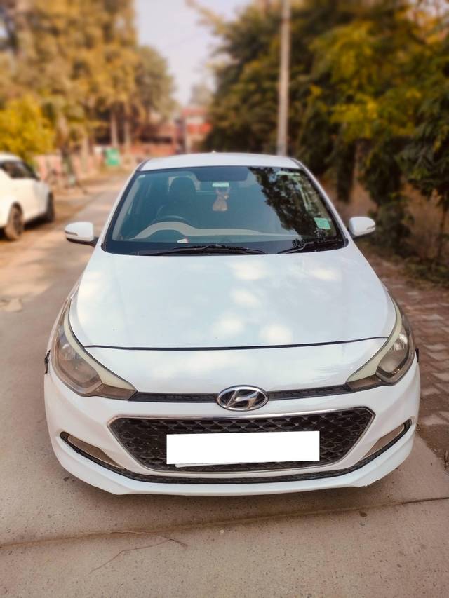 https://images10.gaadi.com/usedcar_image/4309411/original/processed_48b8958c2319c8bcc2849fc294f8532e.jpg?imwidth=6402