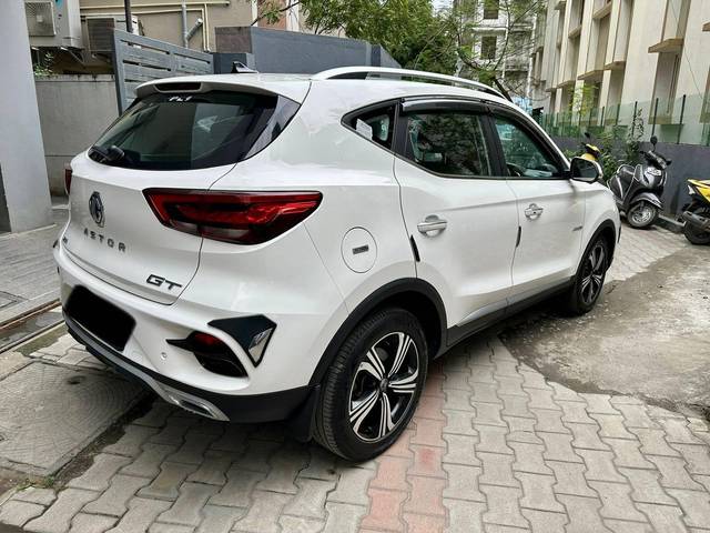 https://images10.gaadi.com/usedcar_image/4309427/original/processed_4ce7de543955a3f8b3d988deb82d4109.jpg?imwidth=6401