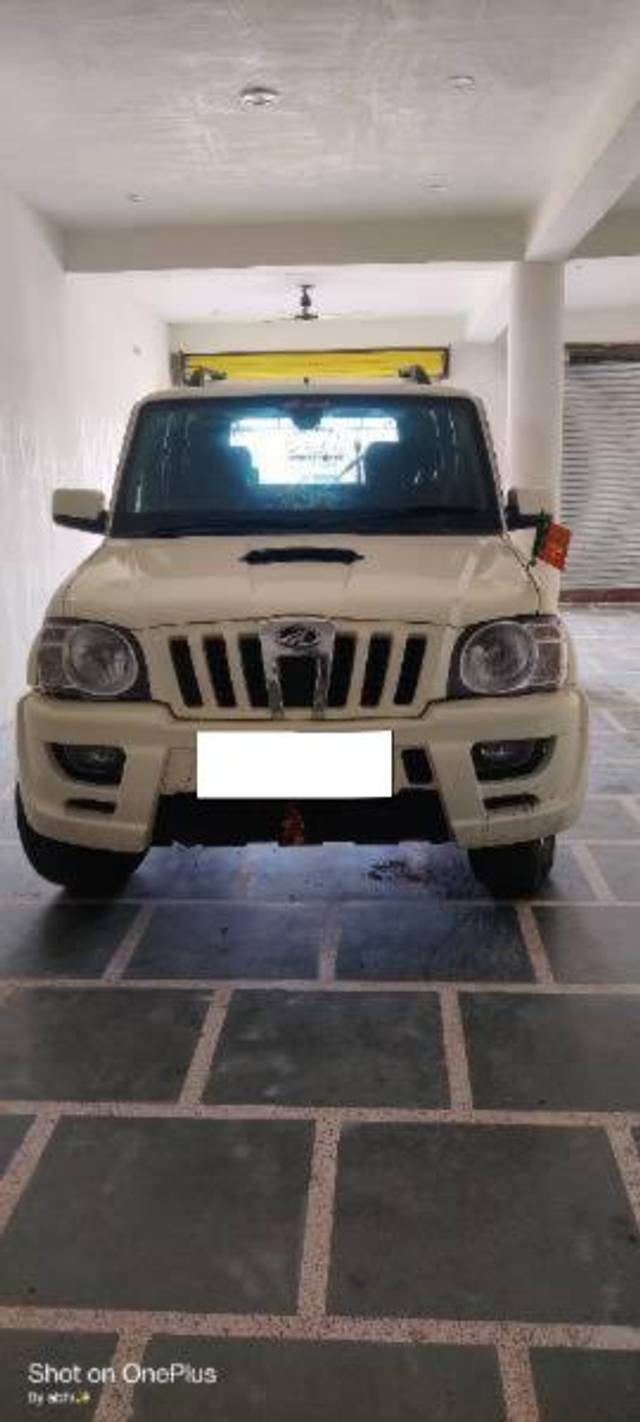 https://images10.gaadi.com/usedcar_image/4309454/original/processed_cd7af695-705e-4f70-8e29-a2b1f1631974.jpg?imwidth=6400