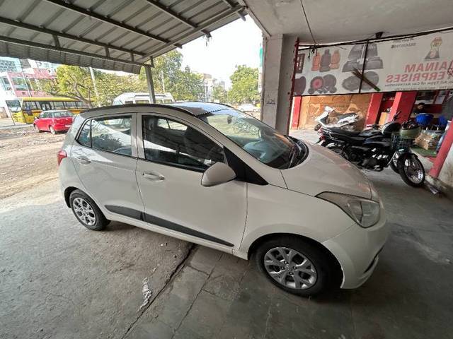 https://images10.gaadi.com/usedcar_image/4309455/original/7fdbed51ad9dc16eec975cc610f6f59a.jpg?imwidth=6402