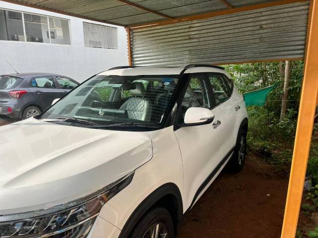 https://images10.gaadi.com/usedcar_image/4309457/original/885ecee638a156ddd313742d01cbbdd4.jpeg?imwidth=6402