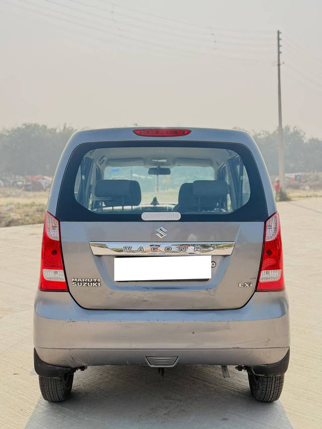 https://images10.gaadi.com/usedcar_image/4309506/original/processed_11f0da4322f4841a174d933aa859f160.jpg?imwidth=6401