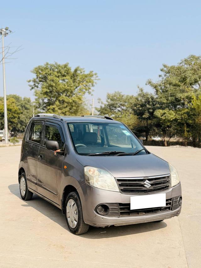 https://images10.gaadi.com/usedcar_image/4309506/original/processed_fd4f48da38300ec51e0cdba7408e1803.jpg?imwidth=6400