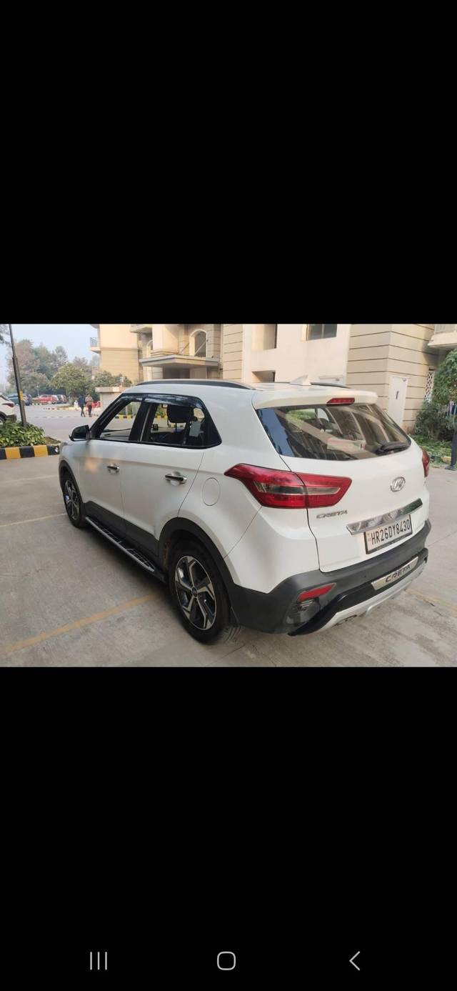 https://images10.gaadi.com/usedcar_image/4309509/original/processed_105f5eeff78142e87f02eb1b3b3961d7.jpg?imwidth=6402