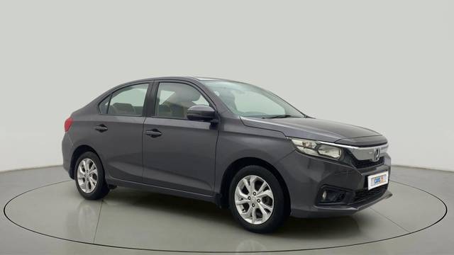 https://images10.gaadi.com/usedcar_image/4309545/original/ea30574ea295efb376e3c025cf184384.jpg?imwidth=6400