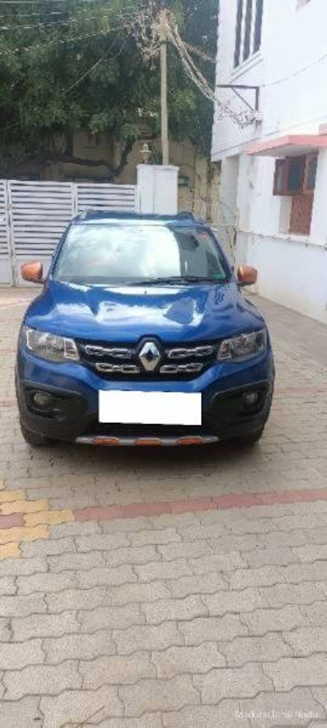 https://images10.gaadi.com/usedcar_image/4309577/original/processed_3aabaeaf-6ef8-4173-b4e5-d48520814080.jpg?imwidth=6400