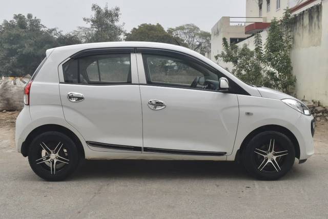 https://images10.gaadi.com/usedcar_image/4309582/original/44d25f8cc681fcd7ee3c415b384e8e99.jpg?imwidth=6401