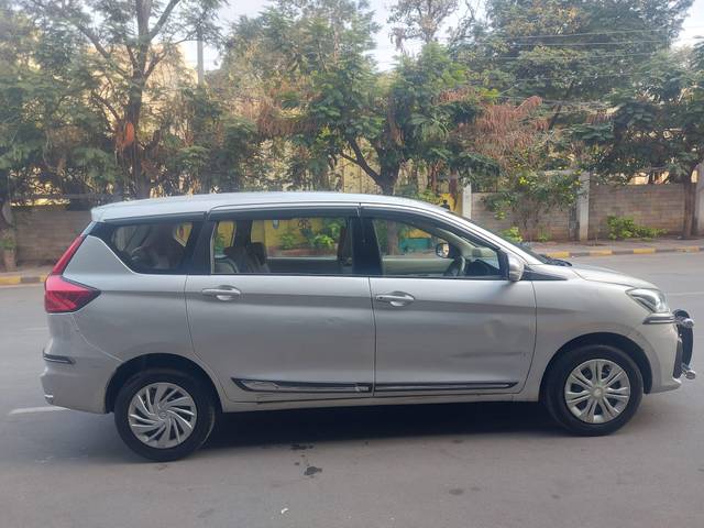 https://images10.gaadi.com/usedcar_image/4309593/original/processed_4ee8800ec7cb2e8105a2582a108591c3.jpg?imwidth=6401