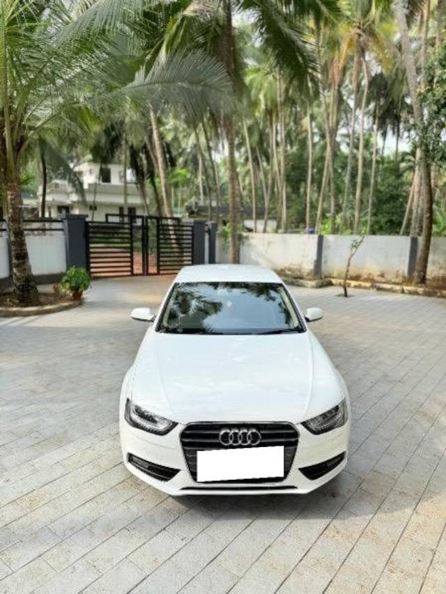 https://images10.gaadi.com/usedcar_image/4309647/original/processed_06d6399a-dc01-4e4d-8153-1c9a3c5e6261.jpeg?imwidth=6402