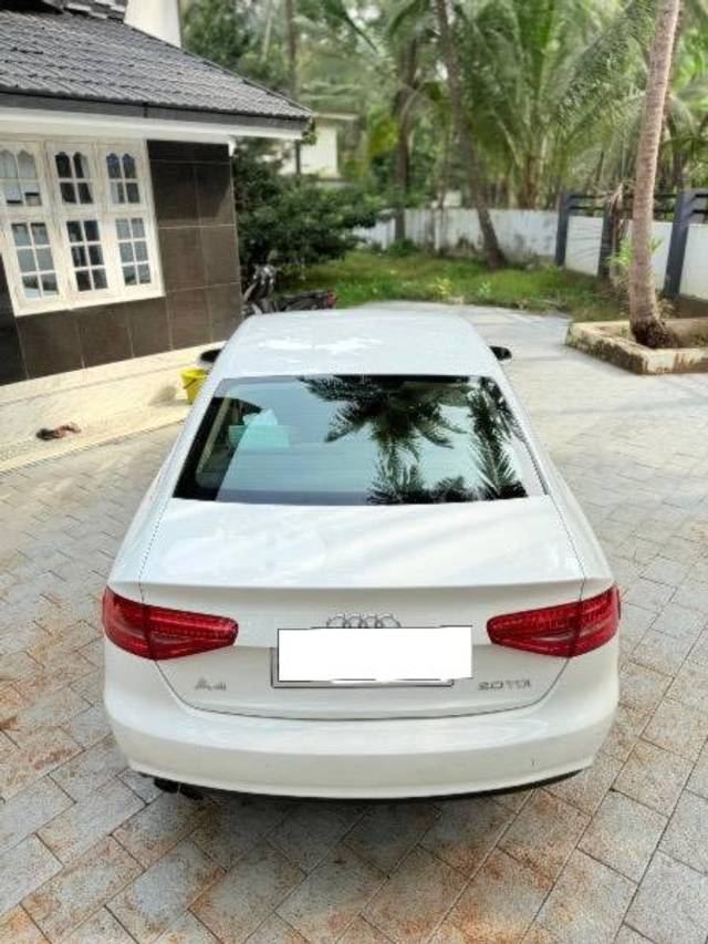 https://images10.gaadi.com/usedcar_image/4309647/original/processed_e3b82ab9-6670-4669-a157-c0f548db75dd.jpeg?imwidth=6401