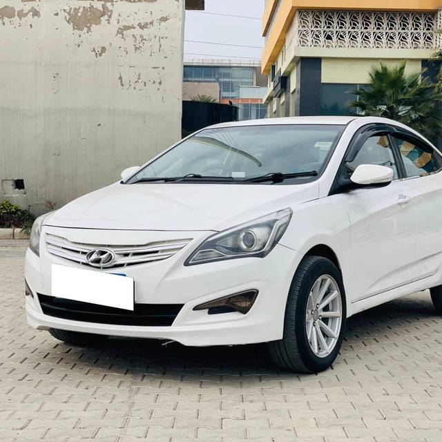 https://images10.gaadi.com/usedcar_image/4309691/original/processed_2030b4d1930274b73a08341e185880ff.jpg?imwidth=6402