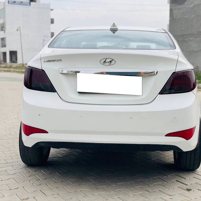 https://images10.gaadi.com/usedcar_image/4309691/original/processed_c630dc93d7df077eb7e95ce804554738.jpg?imwidth=6401