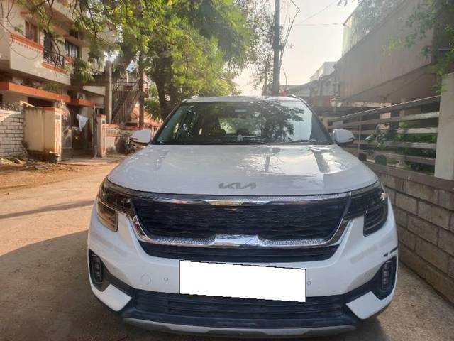 https://images10.gaadi.com/usedcar_image/4309696/original/processed_2c798855-9f37-4b92-a9f0-2eaf47c36e76.jpg?imwidth=6402