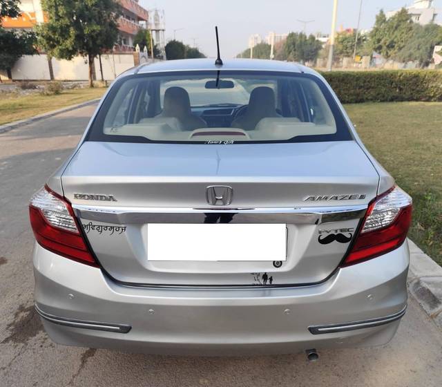 https://images10.gaadi.com/usedcar_image/4309740/original/processed_2f60c27e23300326dbd4b6ea36272177.jpg?imwidth=6401