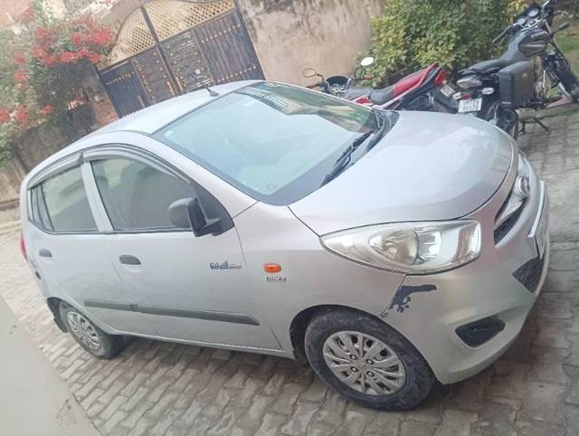 https://images10.gaadi.com/usedcar_image/4309763/original/processed_4c791439-3ed1-4375-8030-00386e105236.jpg?imwidth=6401