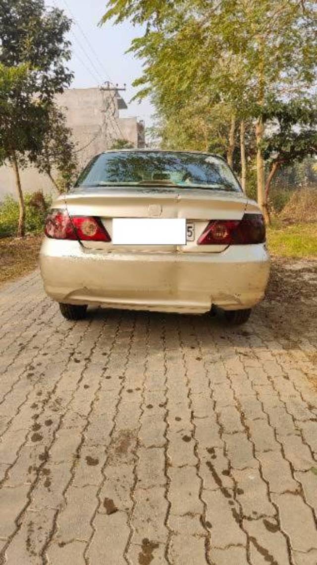 https://images10.gaadi.com/usedcar_image/4309789/original/processed_3fd4f5d4-22df-47c1-ad8a-bac04b75ba1f.jpg?imwidth=6401