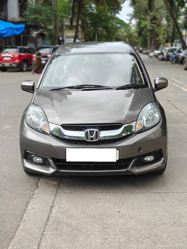 https://images10.gaadi.com/usedcar_image/4309839/original/processed_76dfdc39d2517cb18c30f545d02a14e8.jpg?imwidth=6401