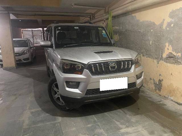 https://images10.gaadi.com/usedcar_image/4309882/original/6a615124ef7bc58e54e0e4bb4751784c.jpeg?imwidth=6400