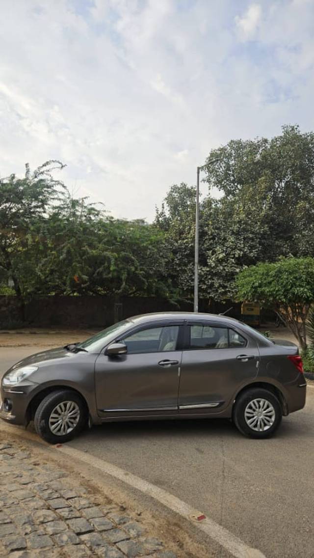 https://images10.gaadi.com/usedcar_image/4309956/original/d13f2f2636f30375a9d4eb47852af132.jpg?imwidth=6402