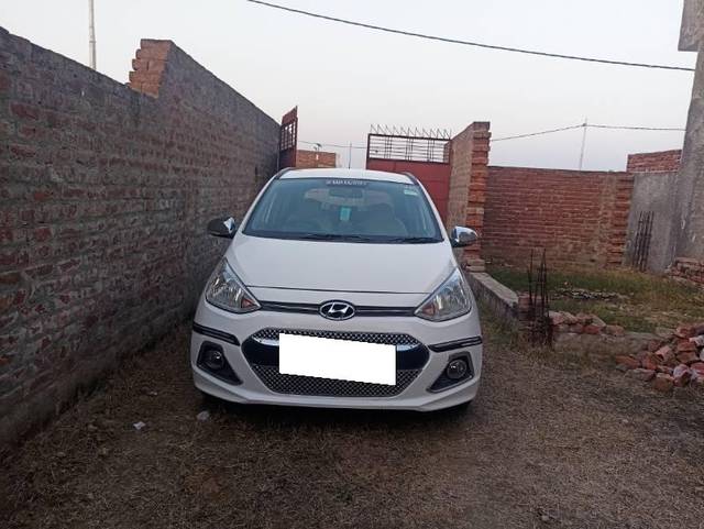 https://images10.gaadi.com/usedcar_image/4310102/original/processed_b8983702-bb20-404f-b18d-ebaf66ac44fd.jpg?imwidth=6402