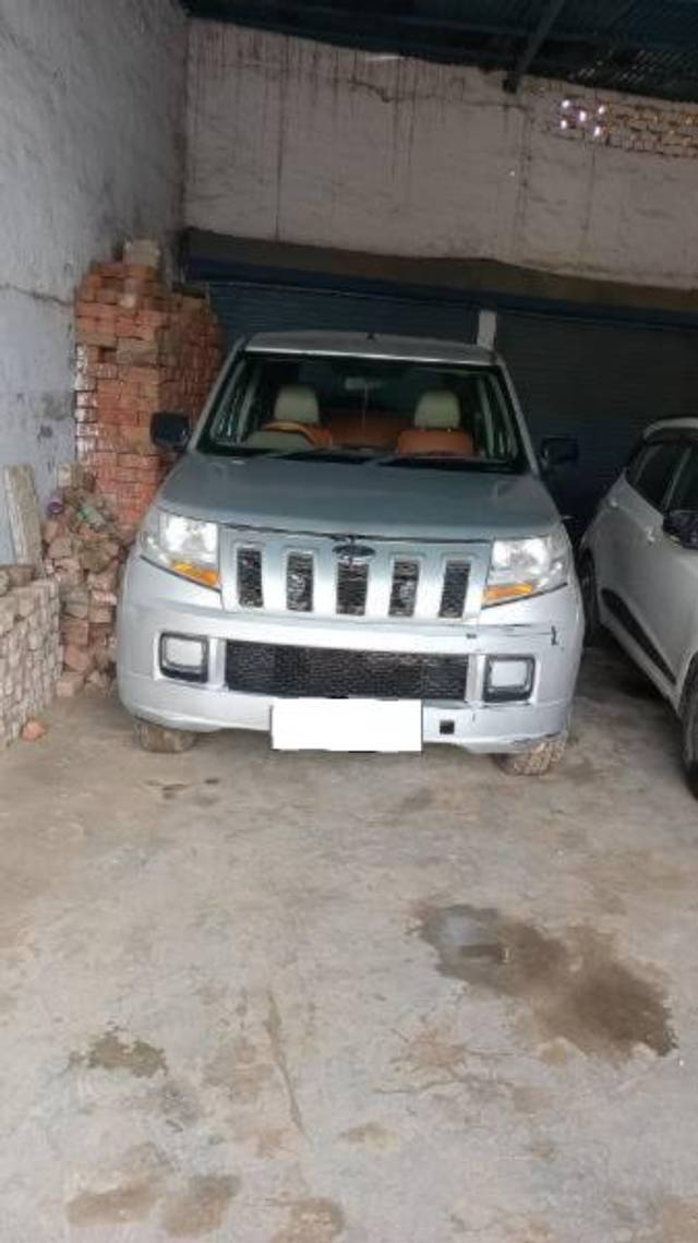 https://images10.gaadi.com/usedcar_image/4310105/original/processed_a38ec2be-fceb-412e-abec-01a210909da5.jpeg?imwidth=6401