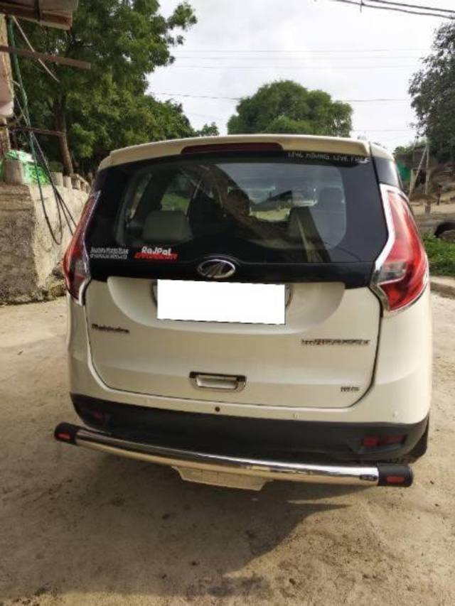 https://images10.gaadi.com/usedcar_image/4310212/original/processed_971b6c3f-22c7-4c23-be0f-b9485f24862d.jpg?imwidth=6401