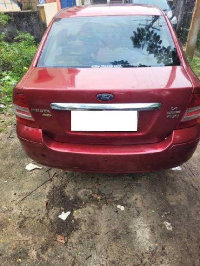 https://images10.gaadi.com/usedcar_image/4310221/original/processed_fe92a8cf-2a78-4340-863e-f22bac10db8b.jpg?imwidth=6401