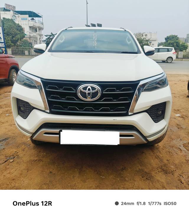 https://images10.gaadi.com/usedcar_image/4310268/original/processed_133b2d65e99c2b09211635b45853cfe4.jpg?imwidth=6400