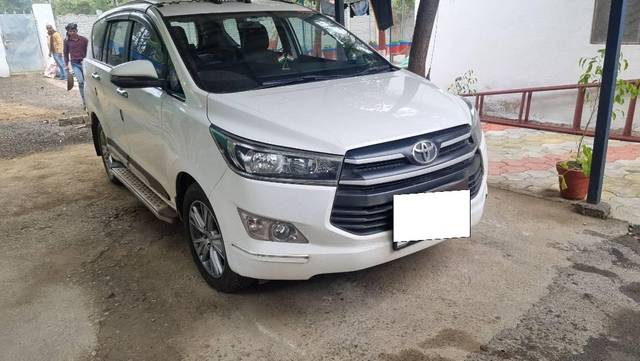 https://images10.gaadi.com/usedcar_image/4310277/original/processed_6578ab7f-8eb6-46ad-860e-d54b7be42840.jpg?imwidth=6400