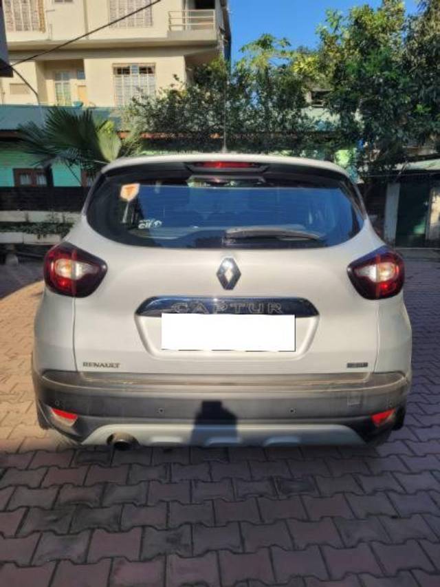 https://images10.gaadi.com/usedcar_image/4310320/original/processed_e7efca01-becf-4f4b-8114-7e3bccc9e820.jpg?imwidth=6401