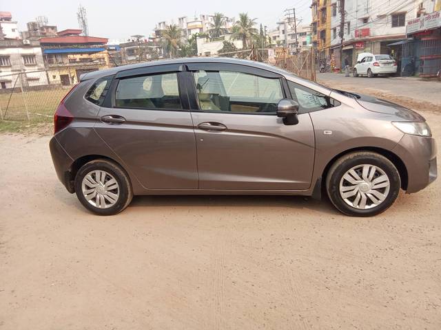 https://images10.gaadi.com/usedcar_image/4310354/original/processed_480c8fa3ab15423297749e944f2a60f3.jpg?imwidth=6401