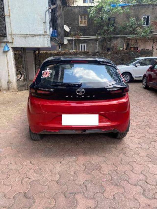 https://images10.gaadi.com/usedcar_image/4310355/original/d2addd688307f7073375dc0b66901fa3.jpg?imwidth=6401