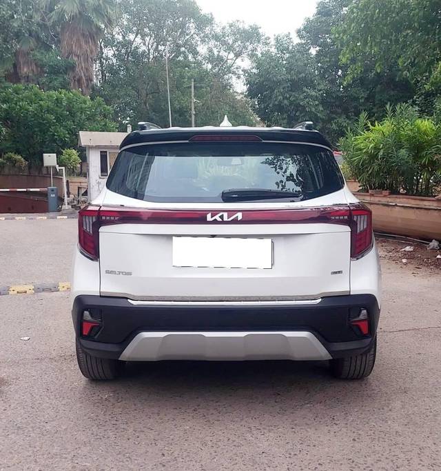 https://images10.gaadi.com/usedcar_image/4310370/original/processed_90ab3b7b7bb1b66adfb01f0d1d881384.jpg?imwidth=6401