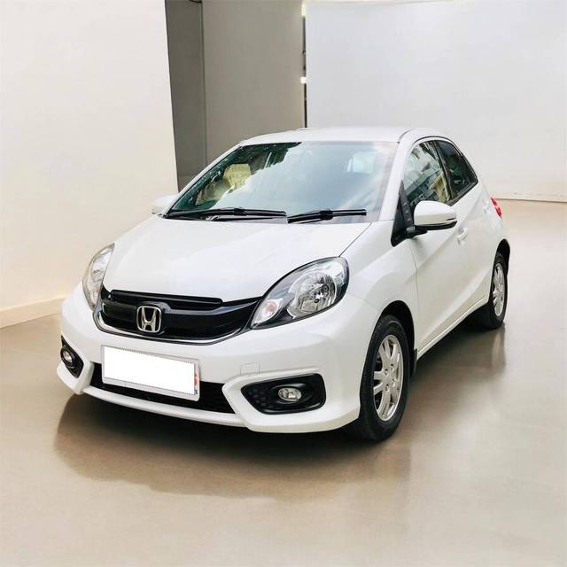 https://images10.gaadi.com/usedcar_image/4310404/original/processed_d3d46bcb4b579fee67684fc33b48d441.jpg?imwidth=6402