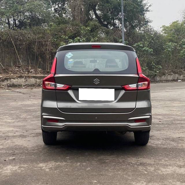 https://images10.gaadi.com/usedcar_image/4310432/original/processed_09542d8e11fa4a3430e2ffcd4c592802.jpg?imwidth=6402