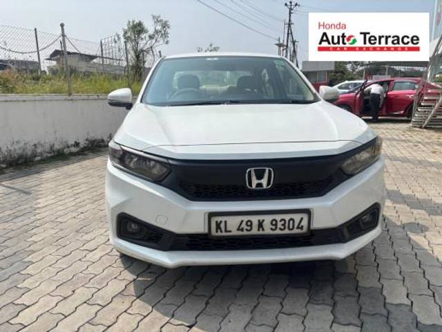 https://images10.gaadi.com/usedcar_image/4310437/original/b791895f9f28d81805019cbc317e1084.jpg?imwidth=6400