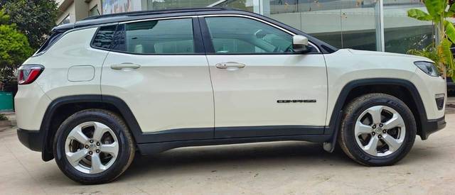 https://images10.gaadi.com/usedcar_image/4310454/original/processed_302a8400eb74479cd2b1b527616cc8c5.jpeg?imwidth=6401