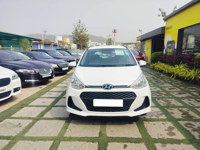 https://images10.gaadi.com/usedcar_image/4310462/original/processed_6d8374cc9d03ad9fbfedbc7104ea0b2c.jpg?imwidth=6402