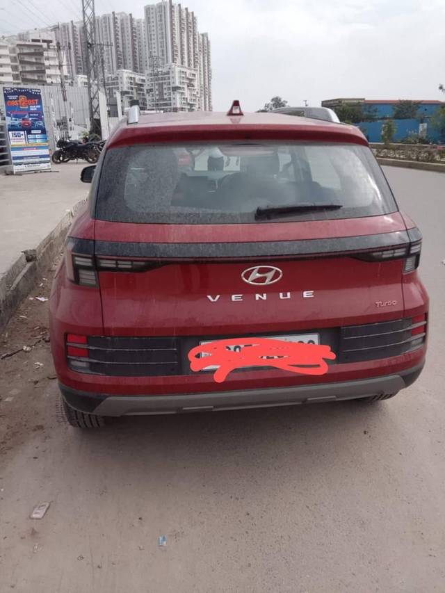 https://images10.gaadi.com/usedcar_image/4310475/original/processed_6735a18b-06f1-457f-bb15-5e11e538c718.jpg?imwidth=6401