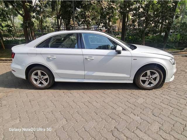 https://images10.gaadi.com/usedcar_image/4310541/original/processed_add9cb7c-2522-4f0f-a12d-40ae81d5c983.jpg?imwidth=6401