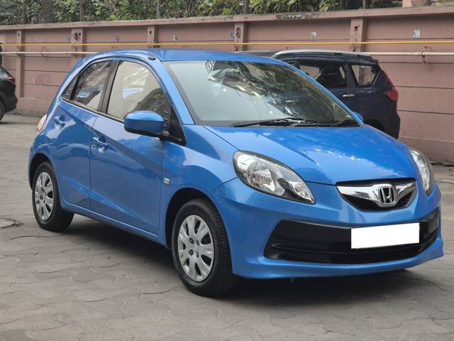 https://images10.gaadi.com/usedcar_image/4310686/original/processed_6a77d59dc240bd692f38cbf63c72ca7f.jpg?imwidth=6400