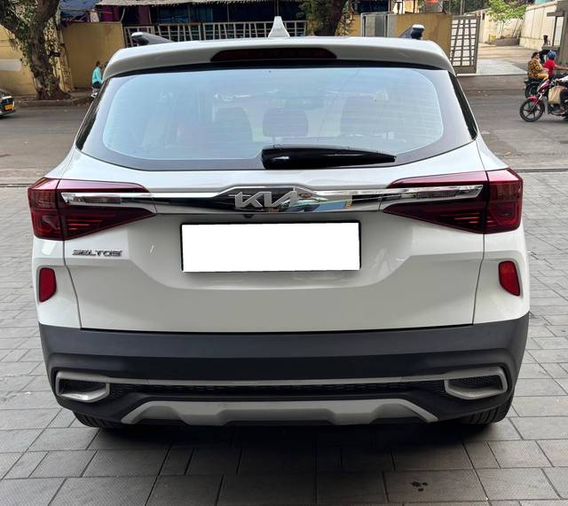 https://images10.gaadi.com/usedcar_image/4310729/original/processed_26576964a70dadbc67f9cc051a2f54e9.jpg?imwidth=6401