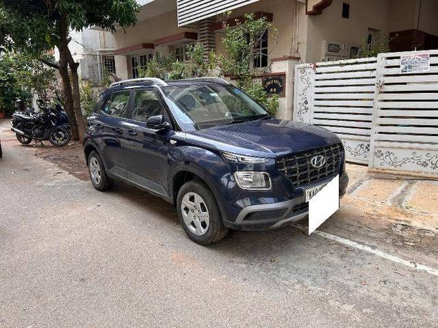 https://images10.gaadi.com/usedcar_image/4310730/original/9eeb3f110c8b8e84bb5d421699290f2b.jpeg?imwidth=6401